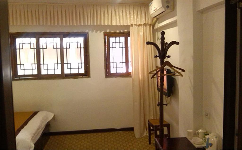 Wudangshan Yinjie Holiday Hotel Danjiangkou ห้อง รูปภาพ